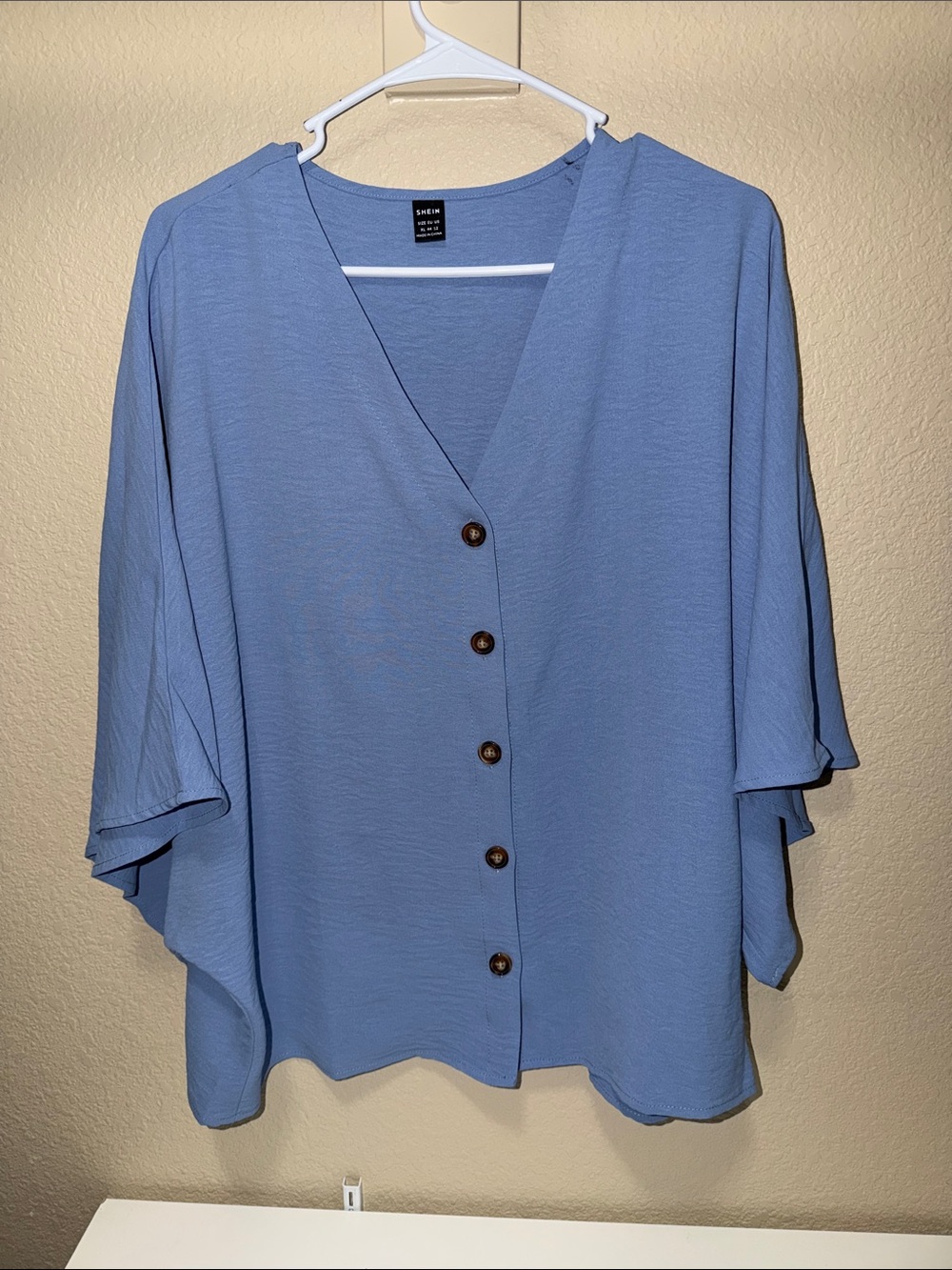 SHEIN Light Blue Button-Front V-Neck Blouse